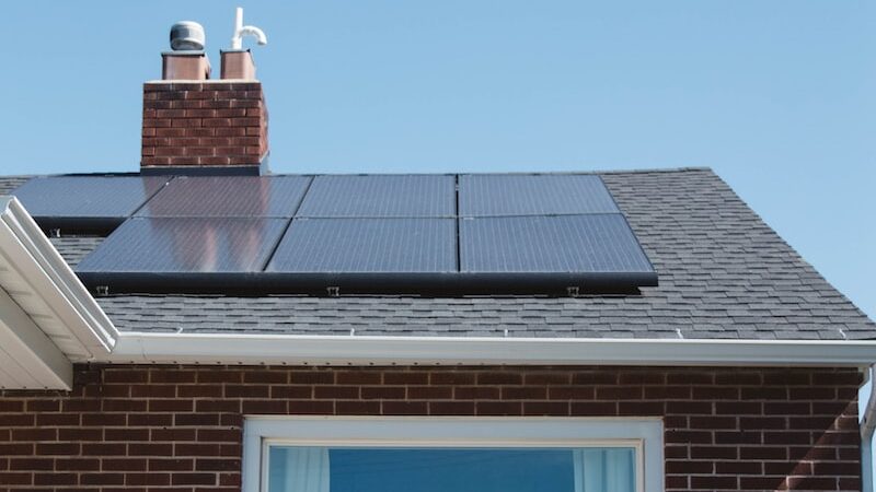 Quel est le nombre optimal de panneaux solaires à installer pour alimenter votre maison ?